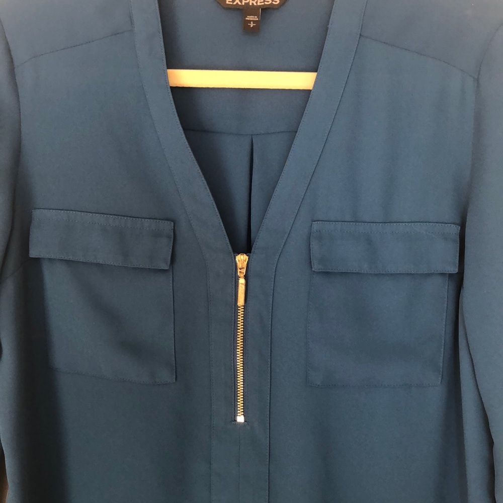 Express zip up blouse size small